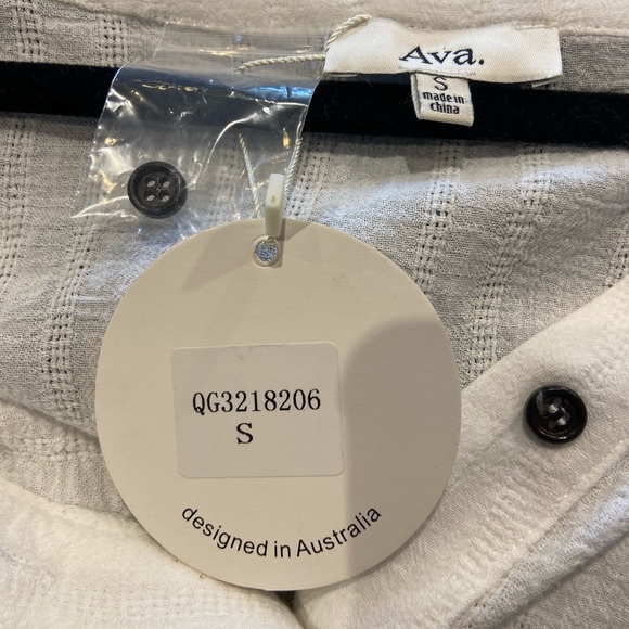 Womens cotton white summer top - Picture 5 of 5